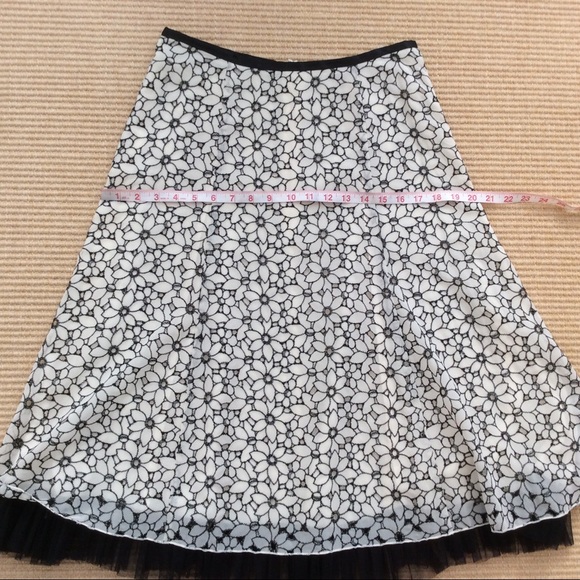 Jax Black & White Floral Embroidered Skirt Size 8 - Picture 6 of 13